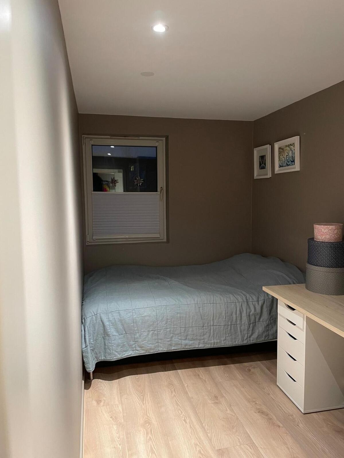 5 Star Sentral And Modern 3-bedroom Apartment, With Free Parking! Leilighet *